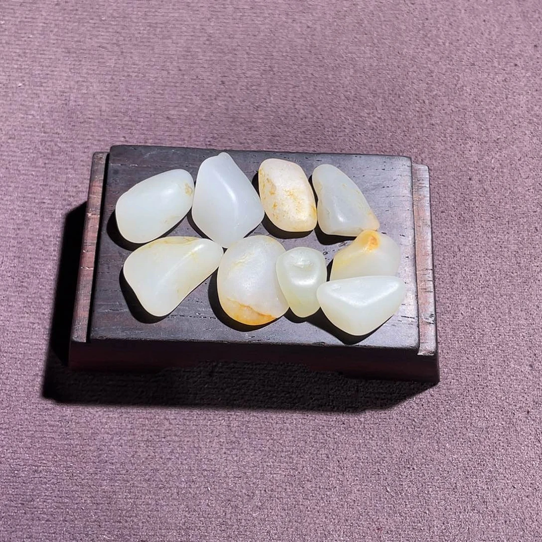 和田玉未镶嵌把件