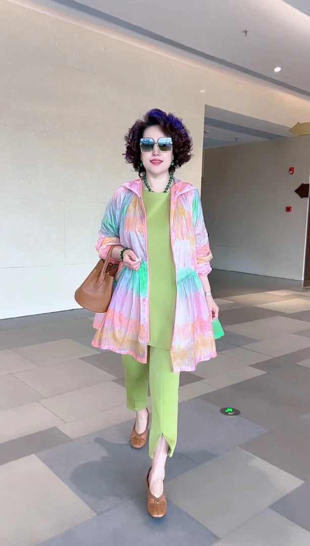 【敏敏家】2025新款时尚洋气拉链连帽宽松显瘦减龄休闲防晒衣外套