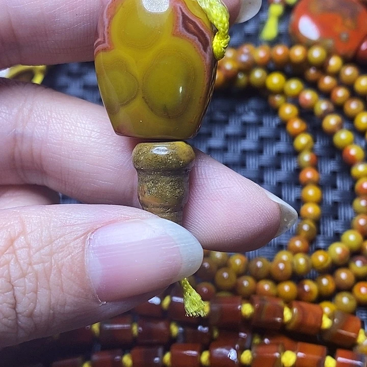 多***乐玛瑙/玉髓未镶嵌颈饰