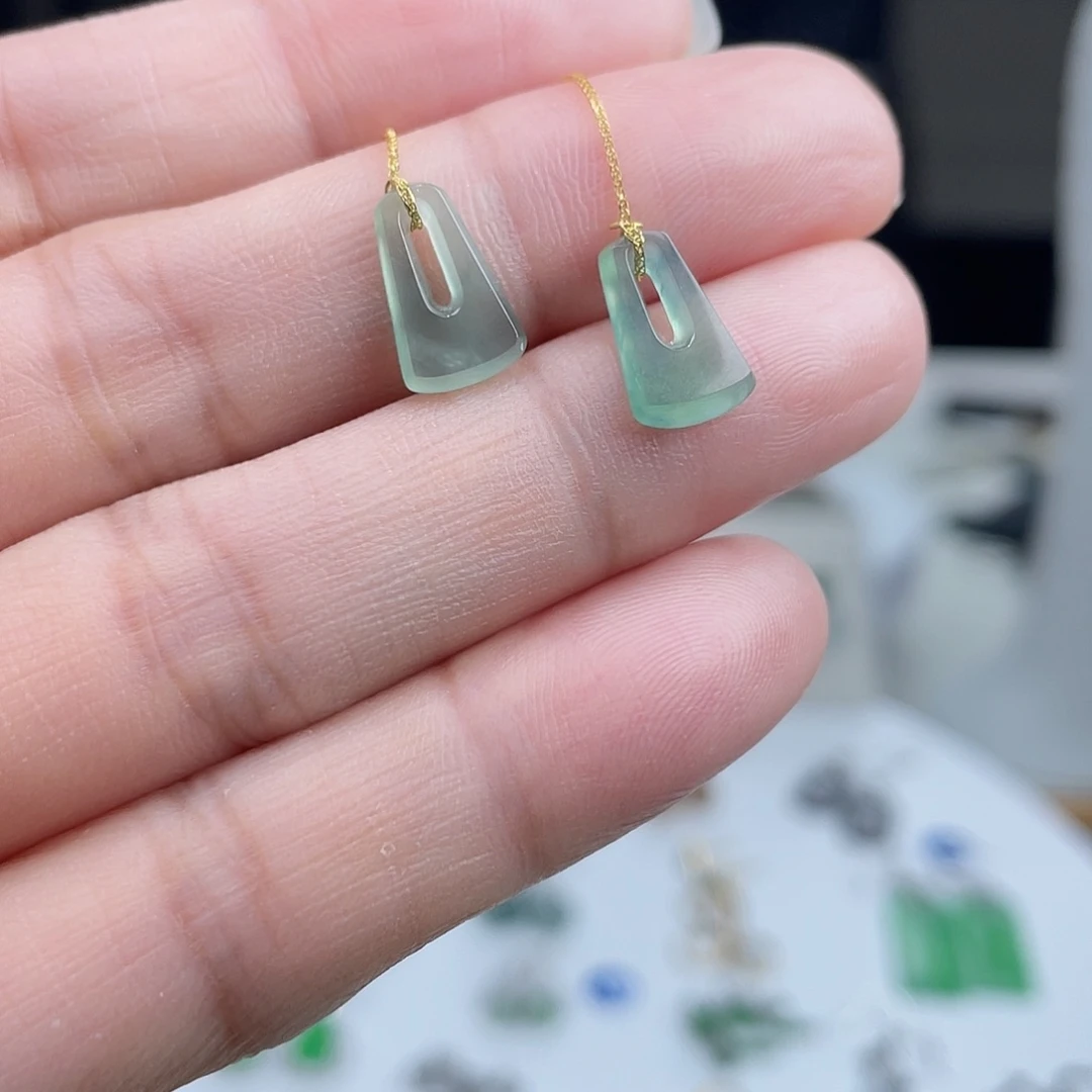 翡翠18K金镶嵌耳饰111111