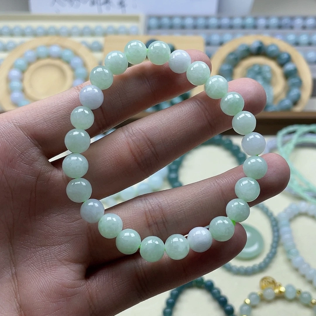 颈饰未镶嵌翡翠7.5+mm 淡果绿手串