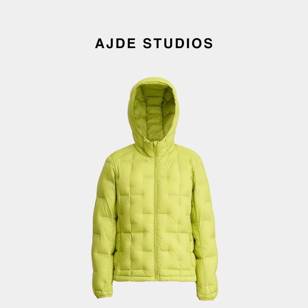 AJDE｜轻盈锁温格纹鹅绒服09