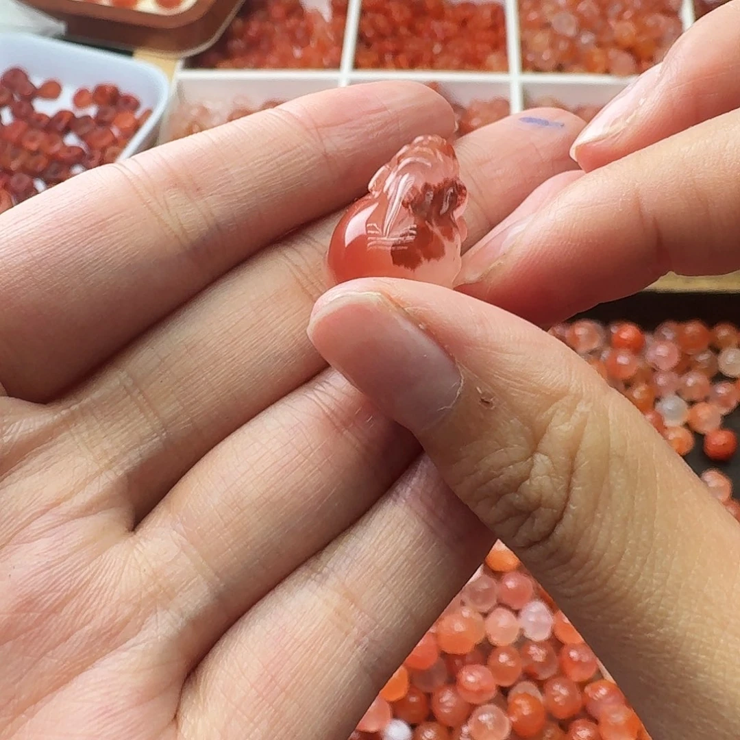 南红玛瑙未镶嵌颈饰