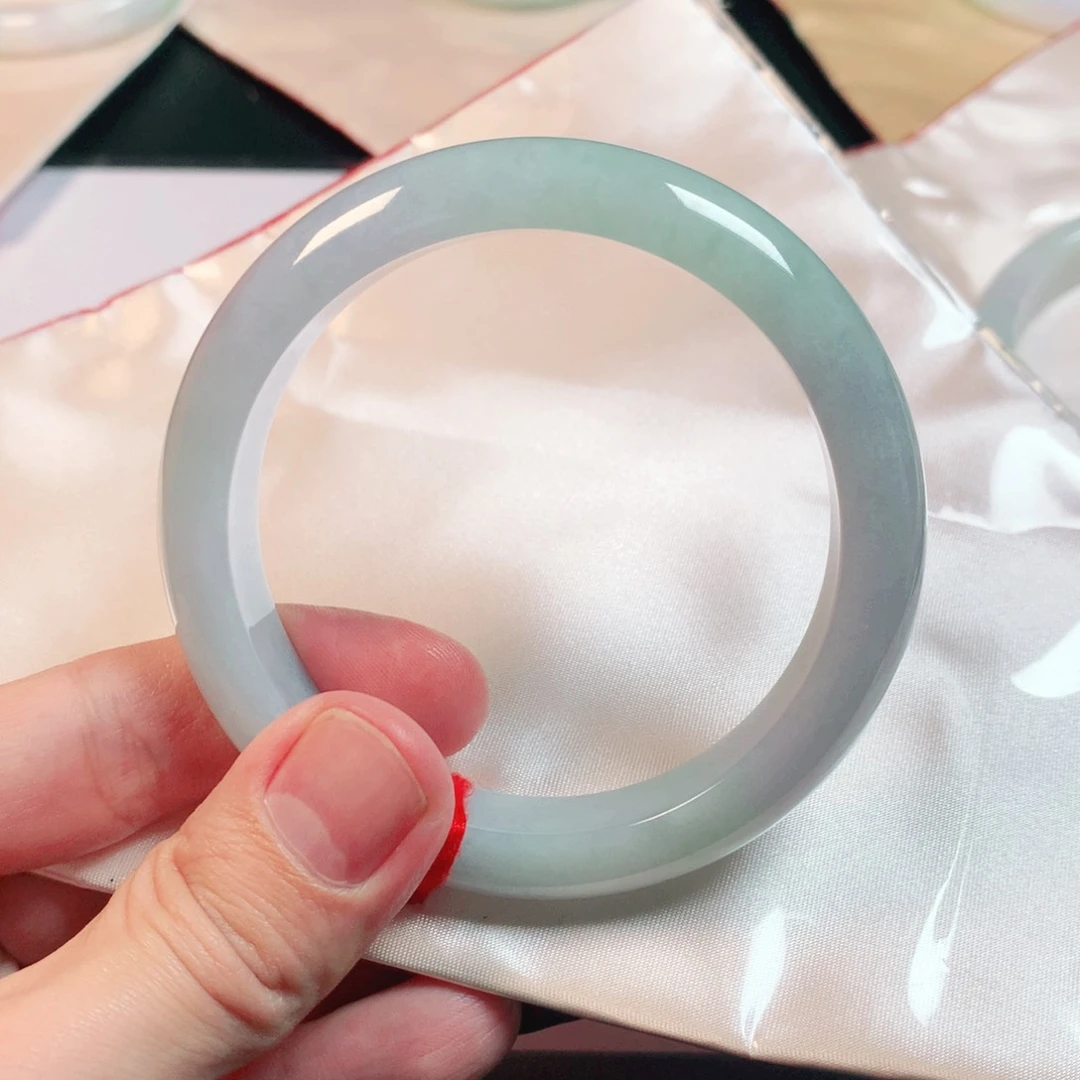 翡翠手镯未镶嵌翡翠手镯1401