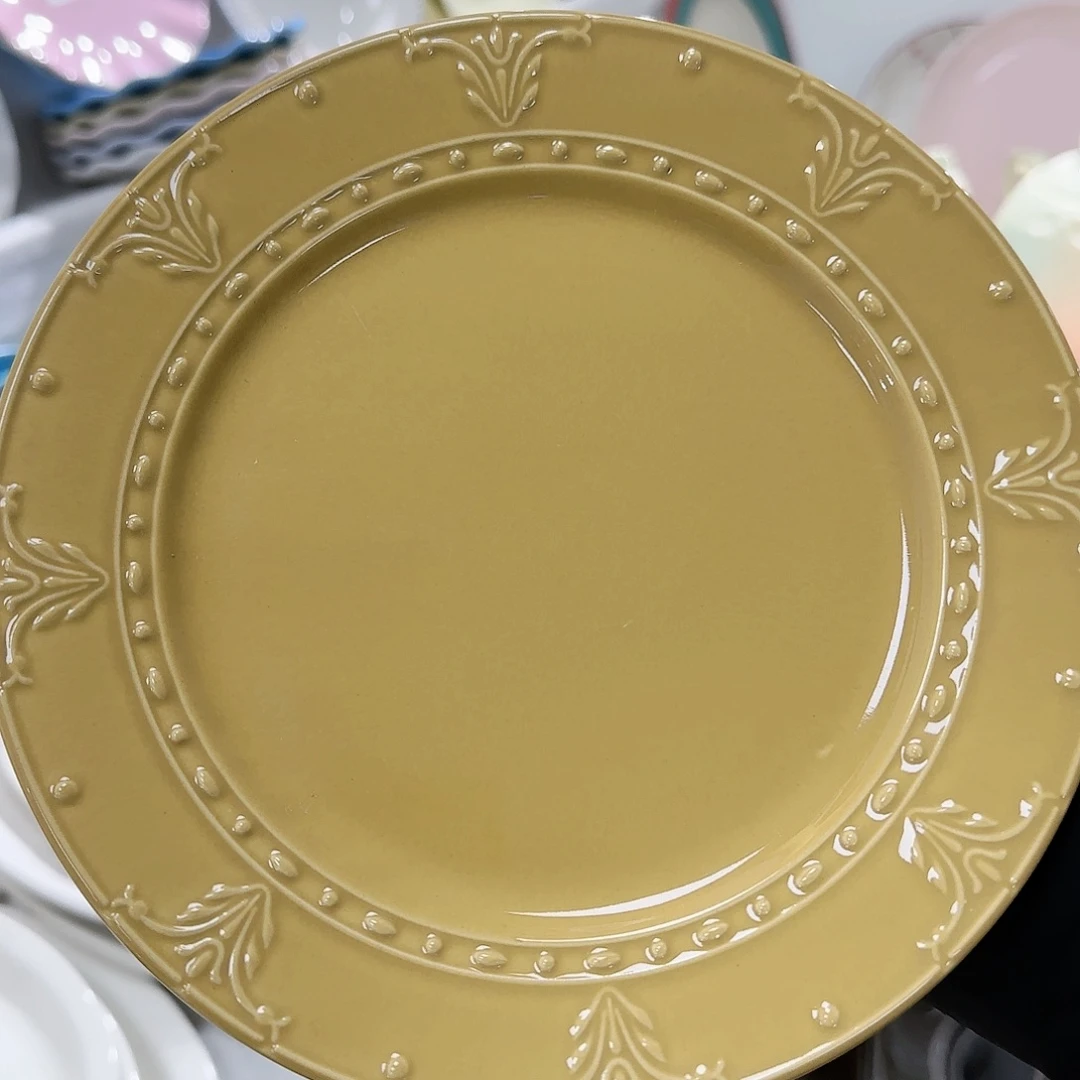 瓷片一个，八寸。