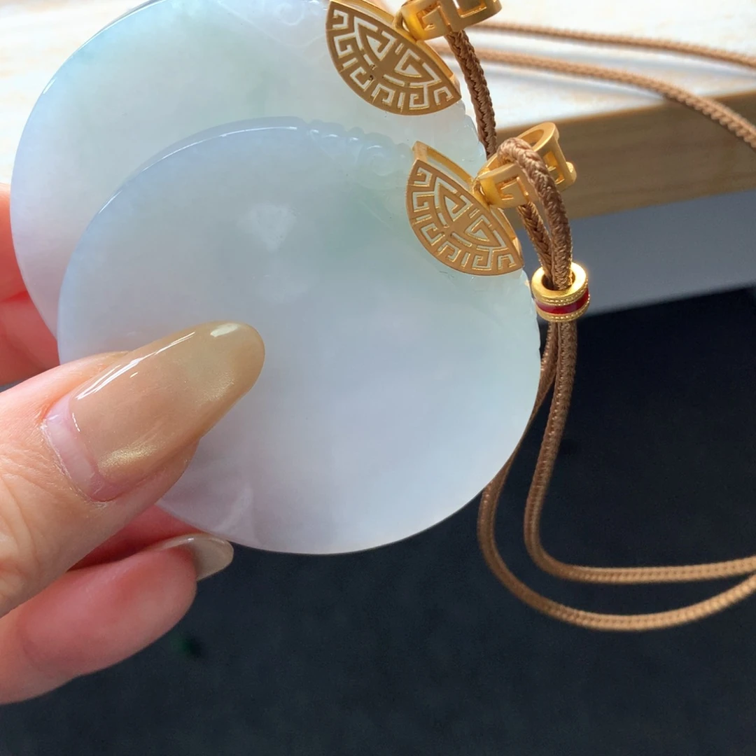 翡翠未镶嵌颈饰吊坠