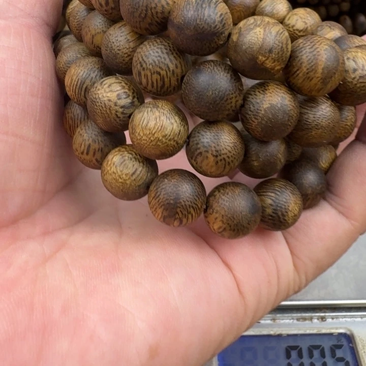 猛***娘沉香手串乌身手串32克加