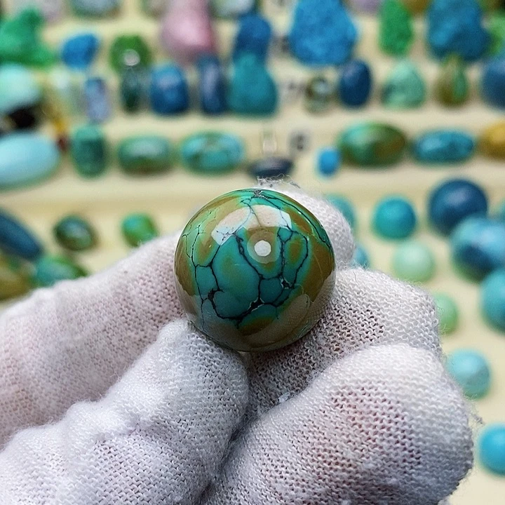 绿松石配饰未镶嵌