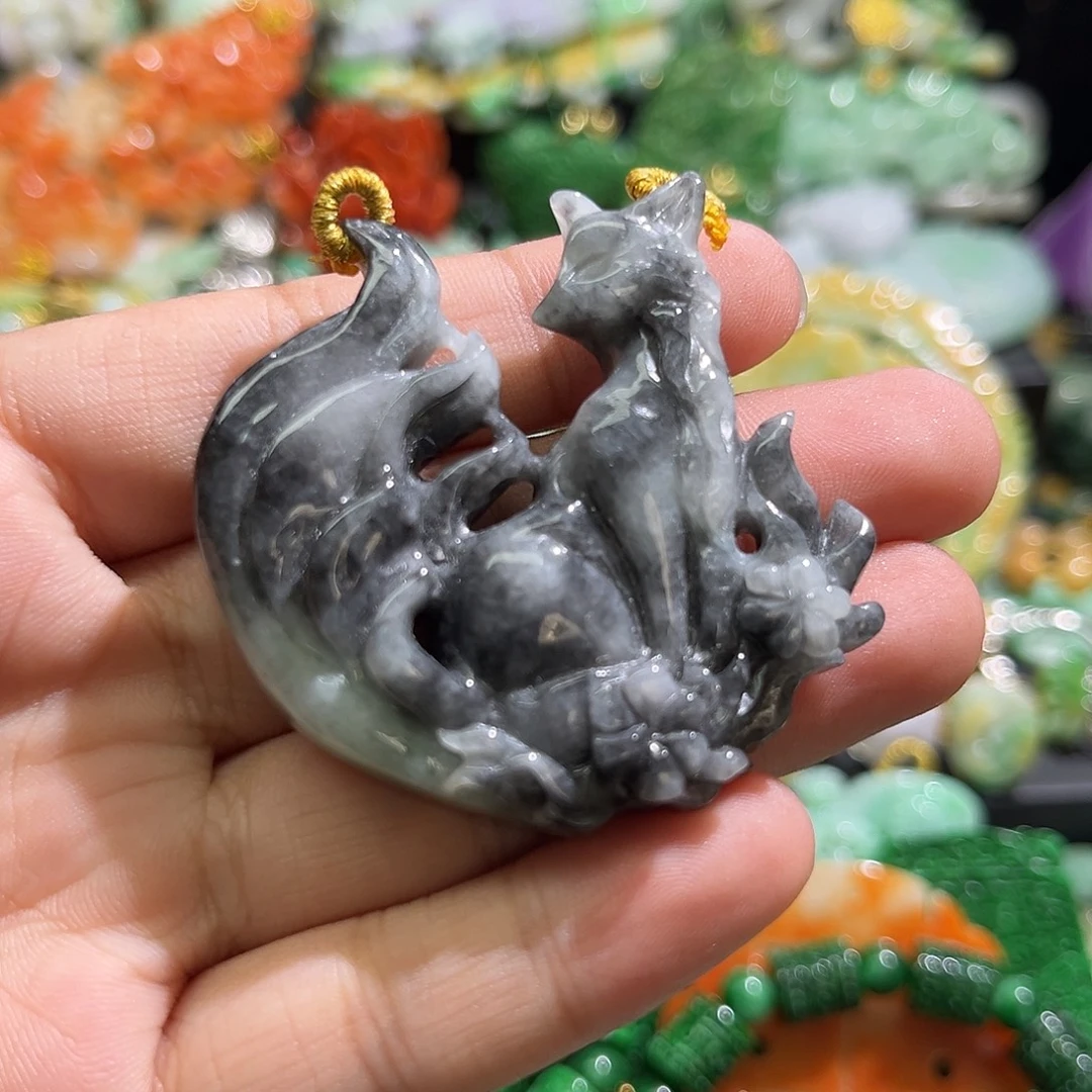 翡翠未镶嵌颈饰待编织