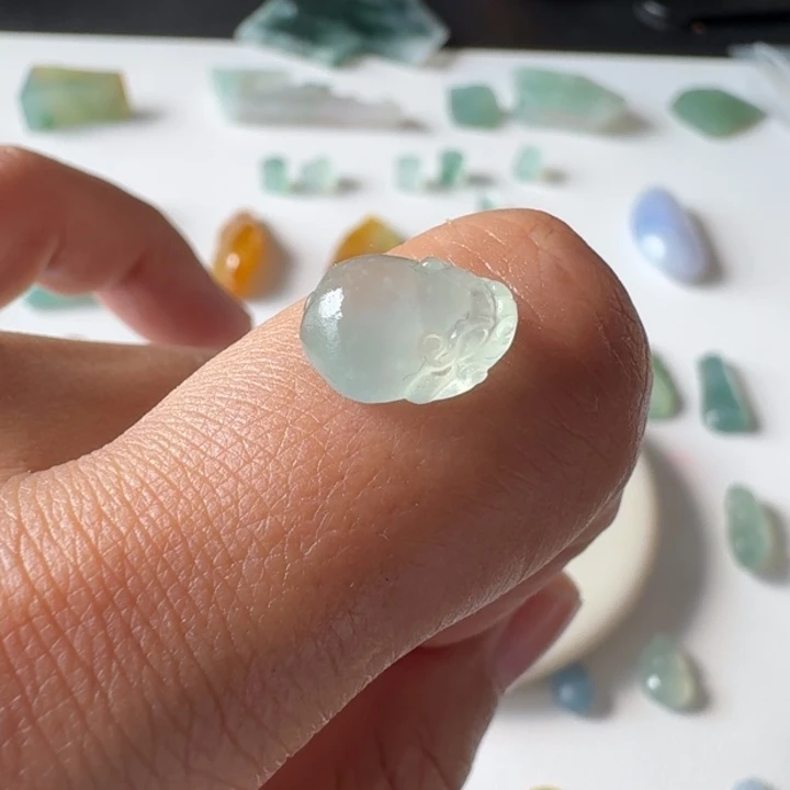 定制翡翠未镶嵌金蟾