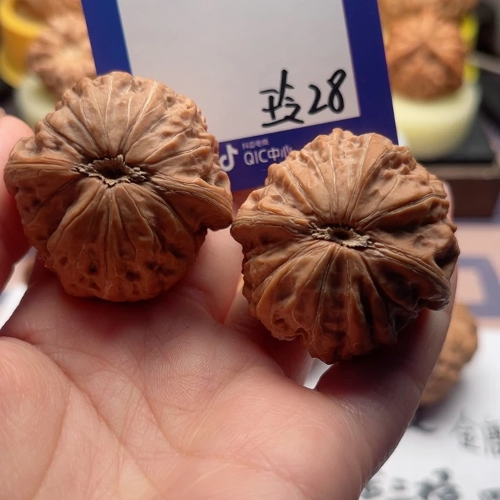 吊坠文玩核桃E**a文玩核桃28