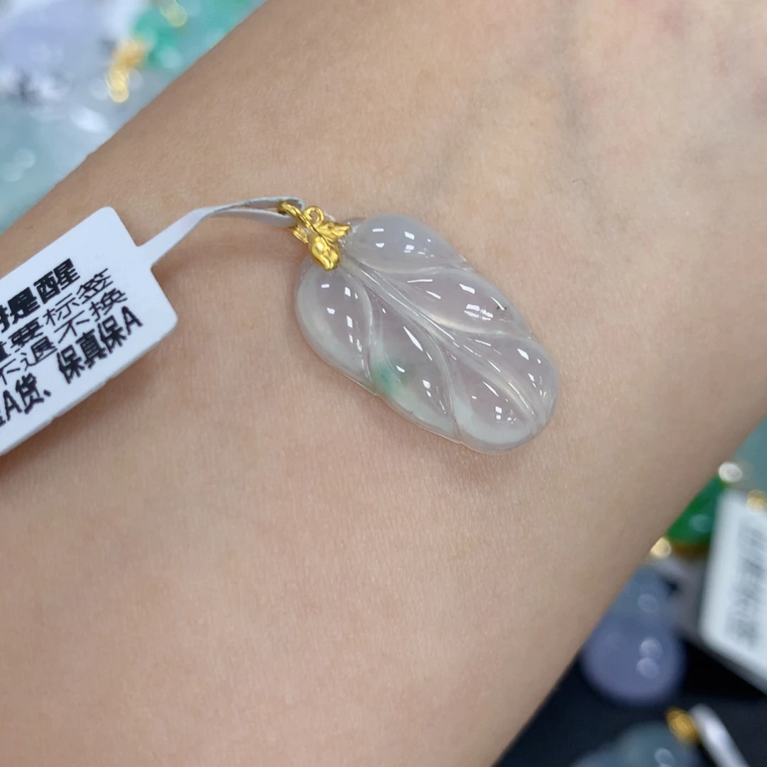 颈饰18K金镶嵌翡翠