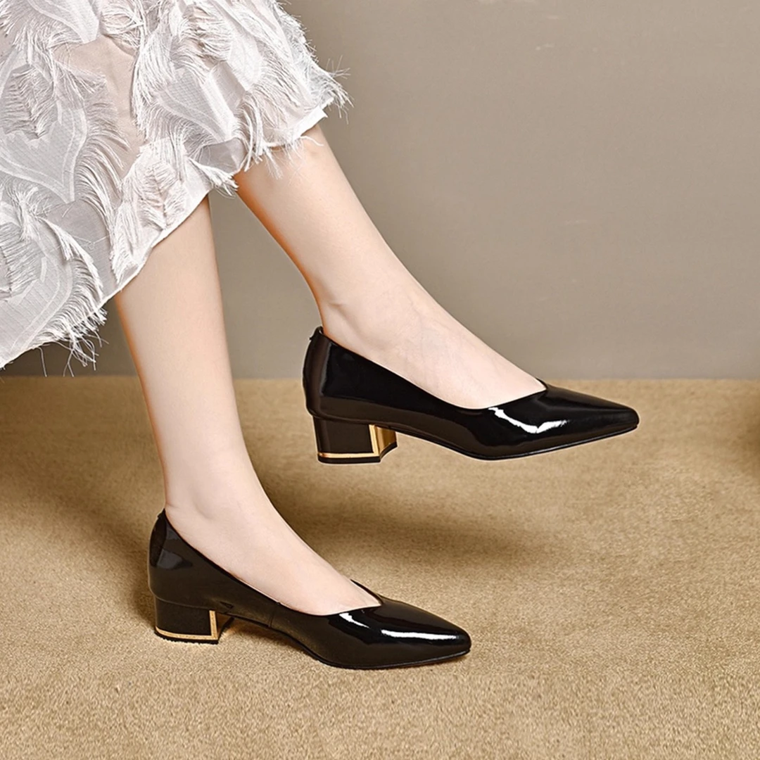 浅口尖头包鞋软底小皮鞋女2025春秋新款粗跟一脚蹬亮皮女鞋工作鞋