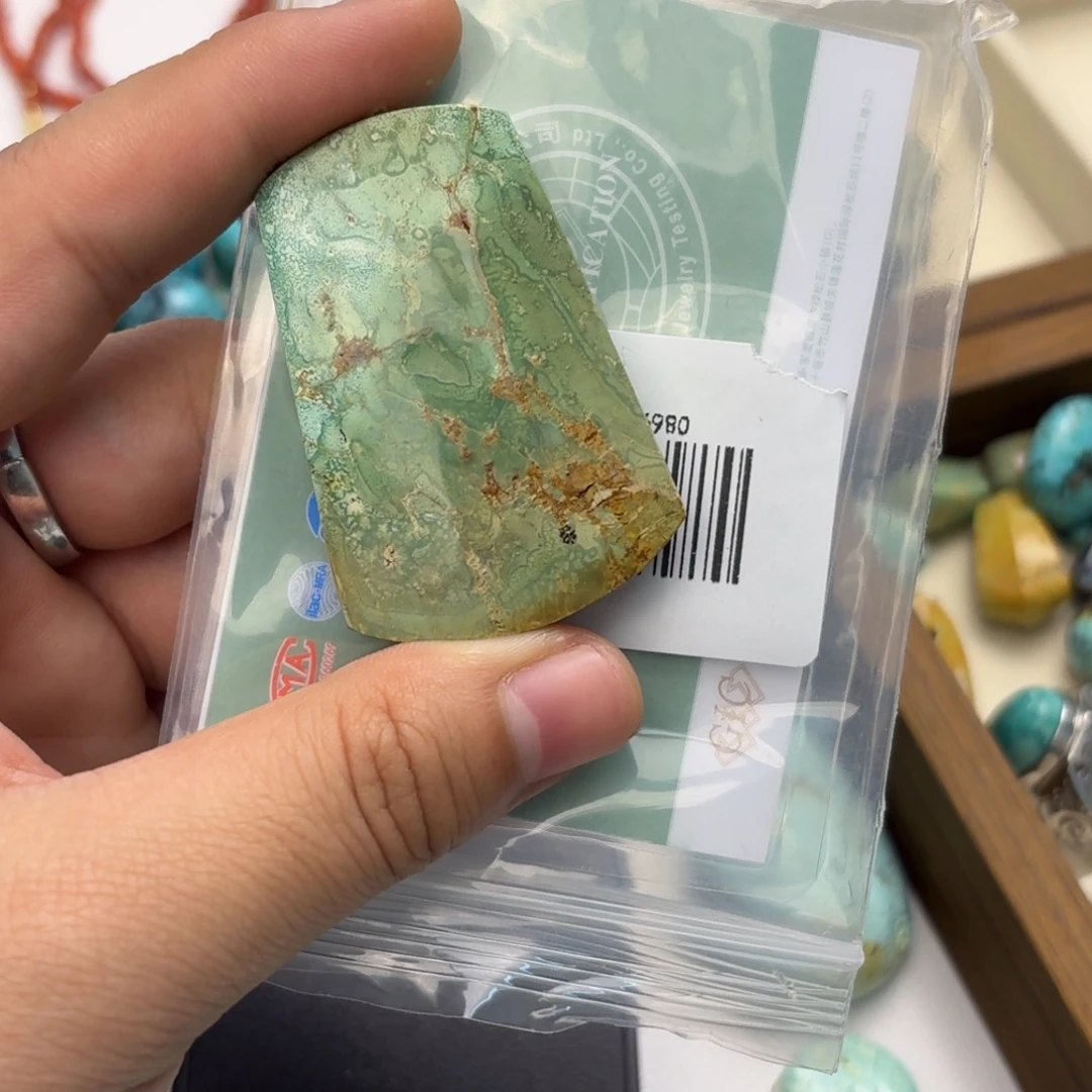 绿松石未镶嵌珠宝奇石