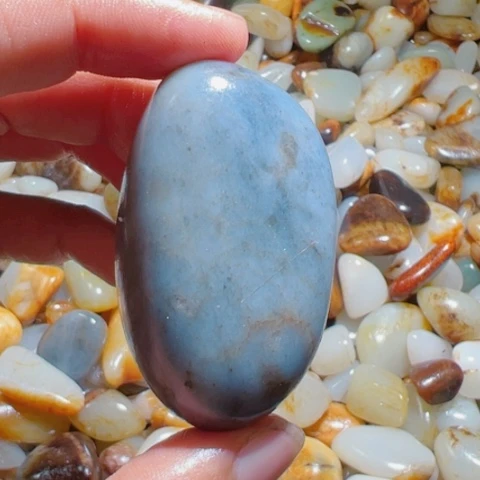 和田玉未镶嵌珠宝奇石71克