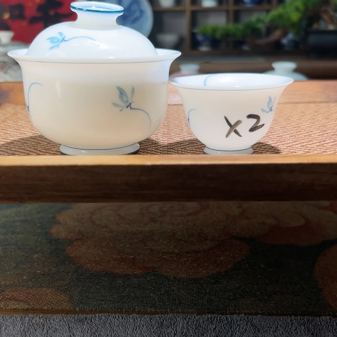 【闪购商品】手绘盖碗。