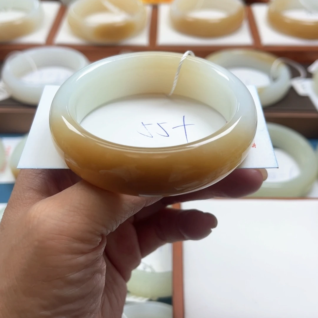 未镶嵌手镯和田玉c****e