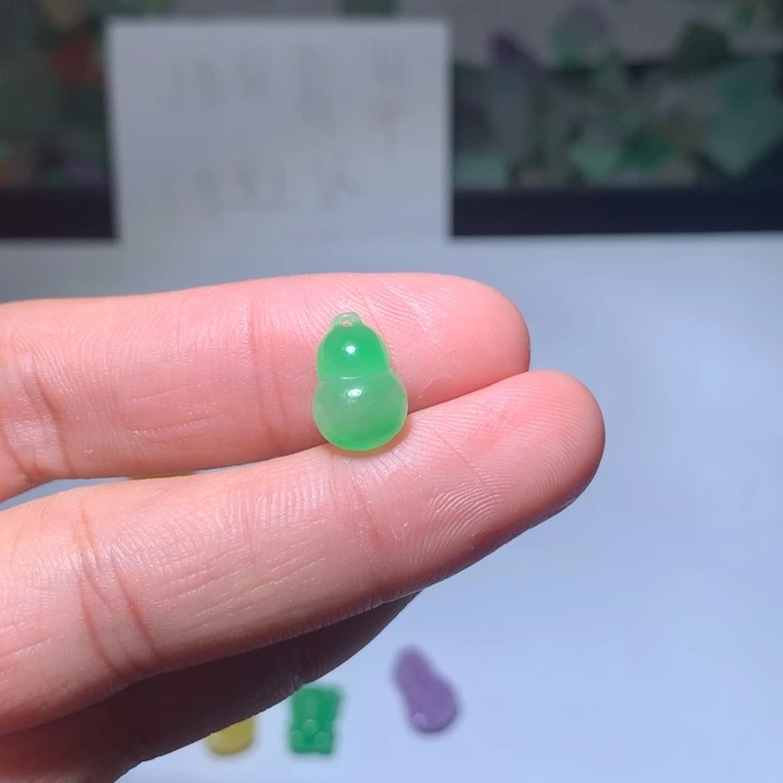 我***福翡翠未镶嵌颈饰挂件