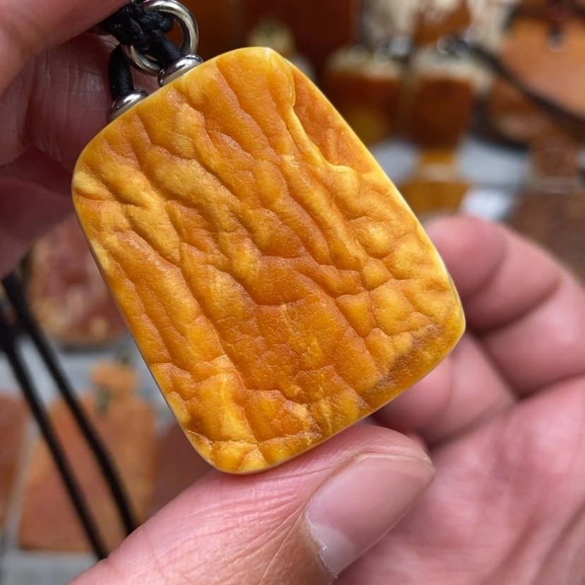 【闪购商品】未镶嵌吊坠(赠链)蜜蜡