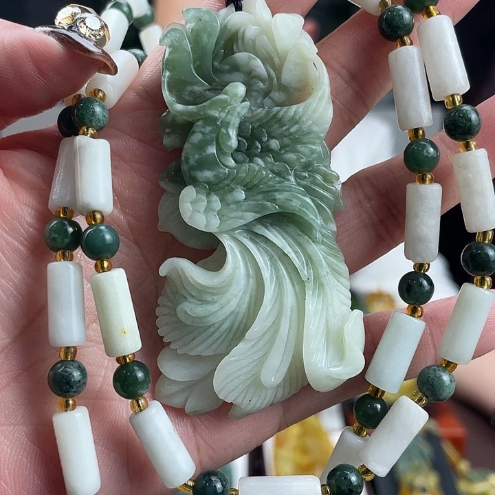 蛇纹石玉未镶嵌颈饰