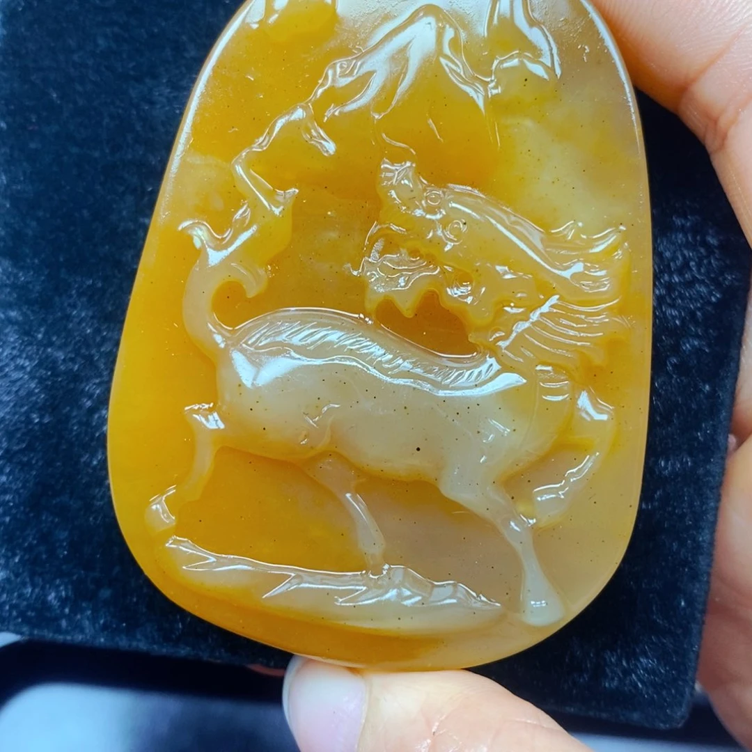 未镶嵌石英质玉（黄龙玉）吊坠(不含链)