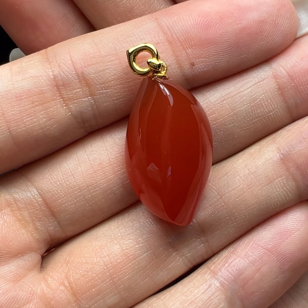 南红玛瑙18K金镶嵌吊坠