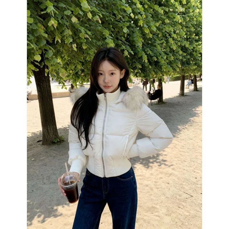 2025新款收腰羽绒服白色毛领修身显瘦连帽90白鸭绒短款面包服外套