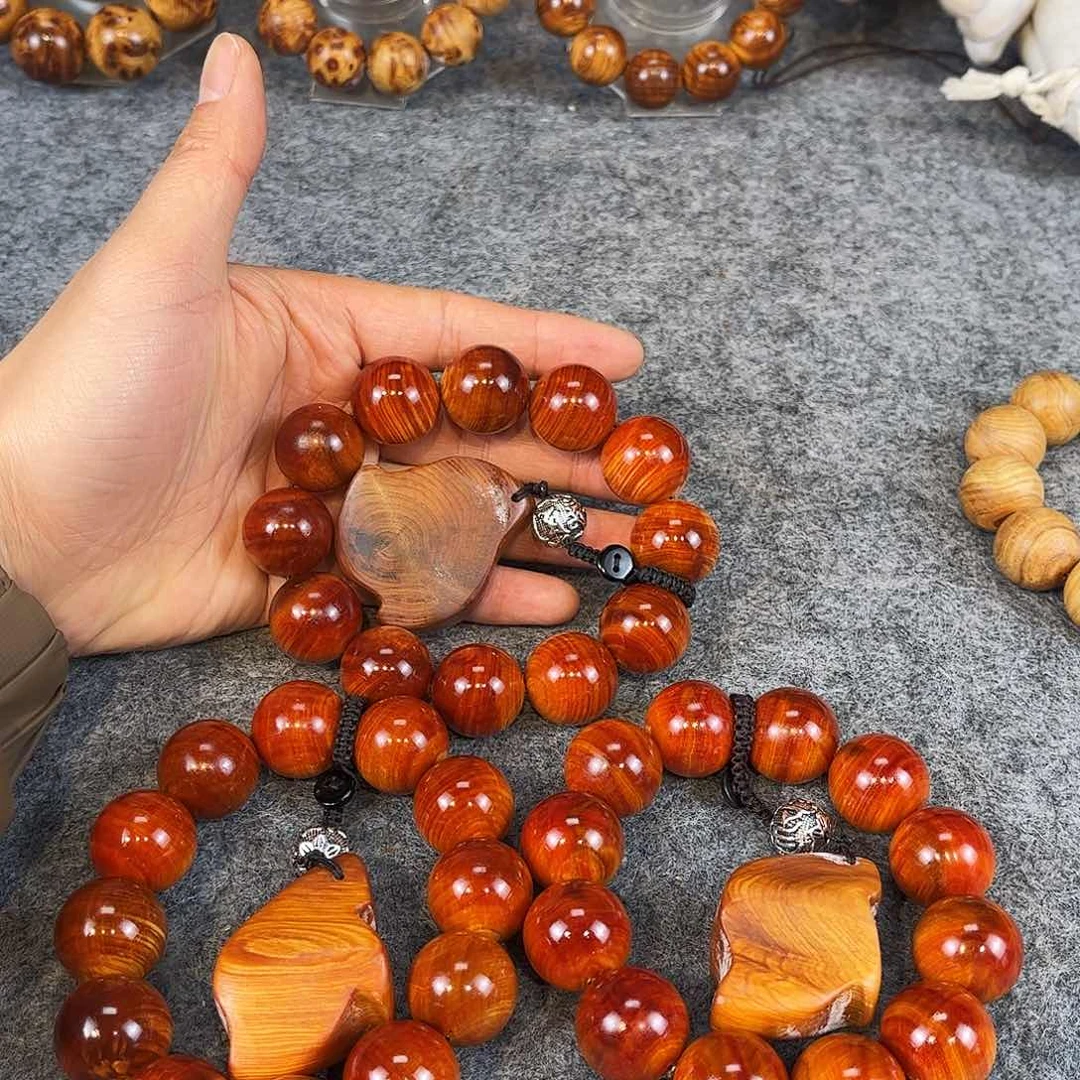 柏木（崖柏）精品收藏品血珀一档2.0发其一