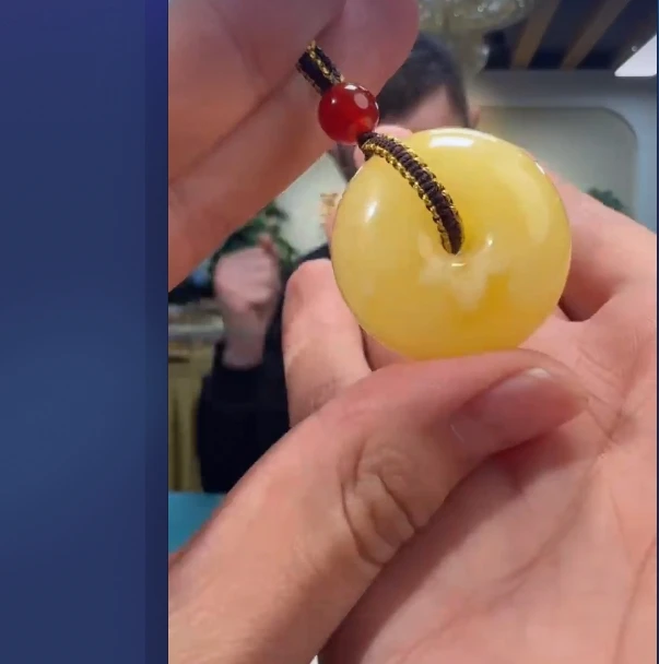 天然琥珀蜜蜡吊坠DZ0101-52