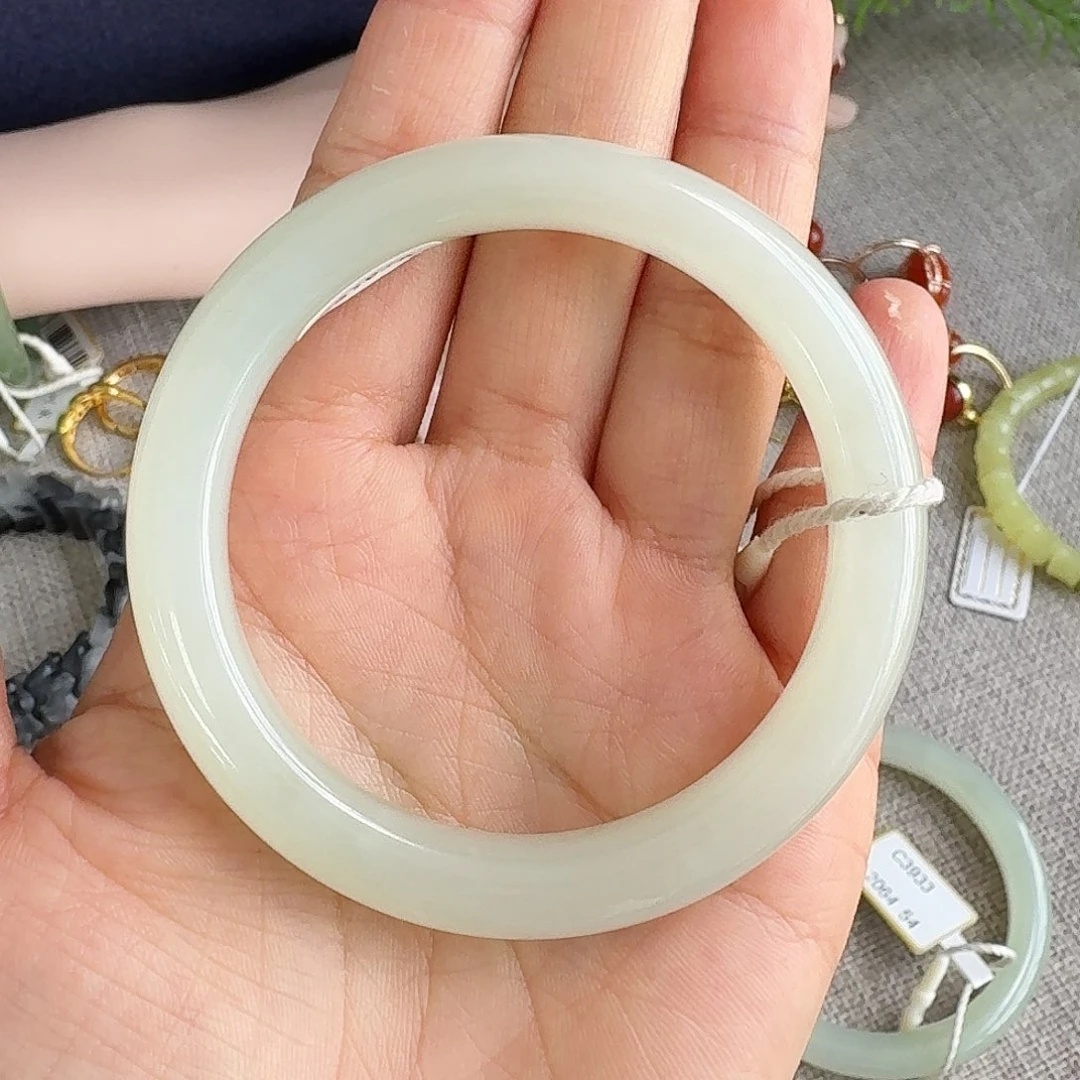 和田玉手镯未镶嵌壹*