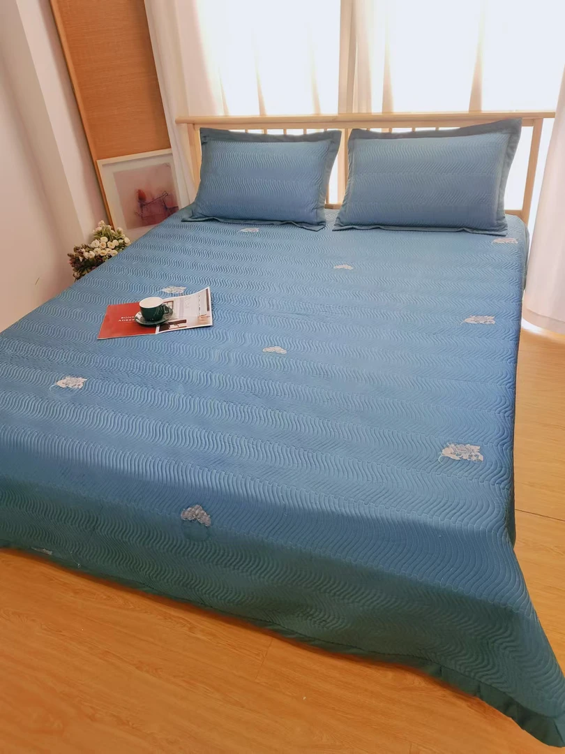 巨贵！巨好！奢丽剪绣长绒棉床盖三件套～K091