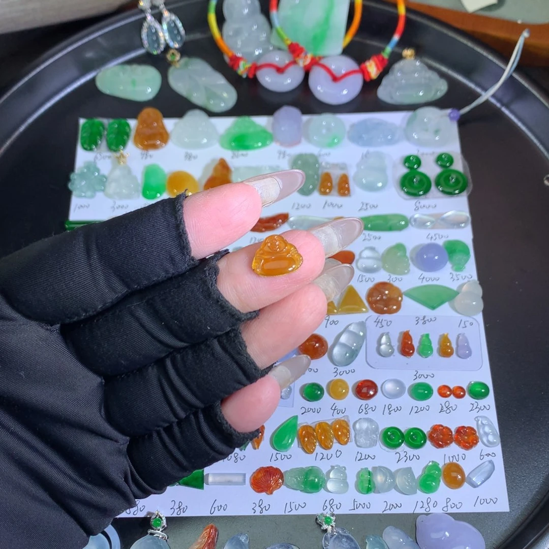 翡翠未镶嵌吊坠(不含链)黄佛