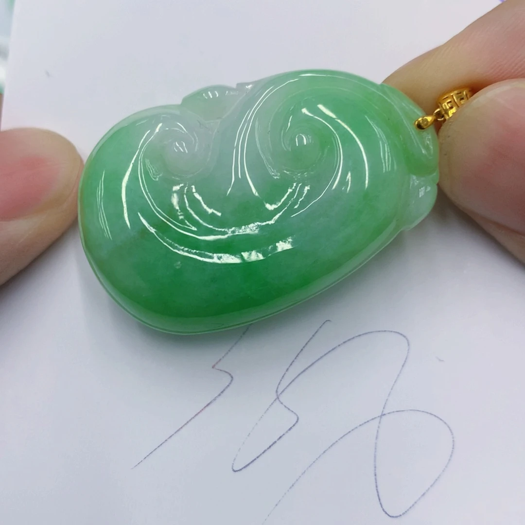 翡翠18K金镶嵌颈饰翡翠