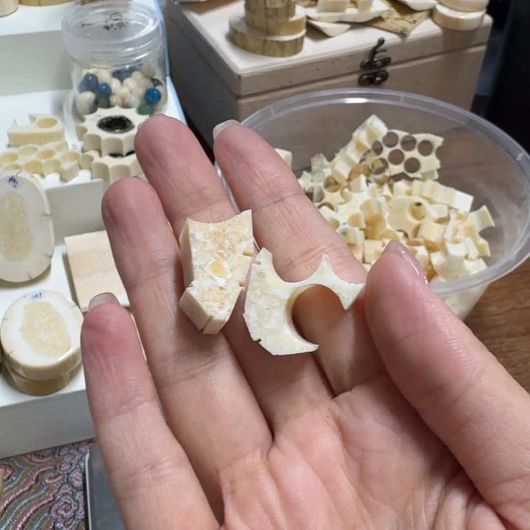 琉璃/树脂/塑料类胖满脑边角料8.6