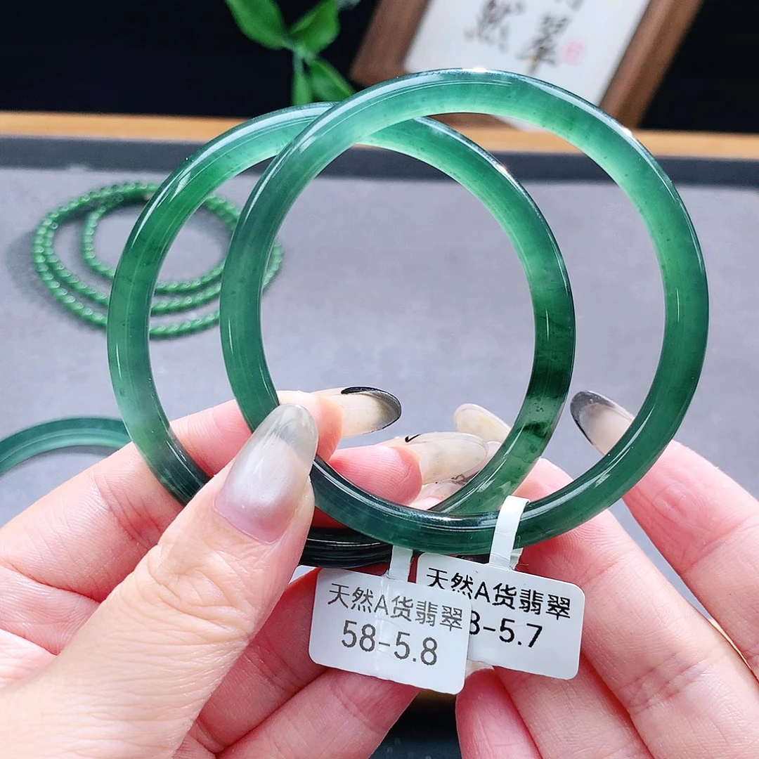 翡翠手镯（圆镯）未镶嵌