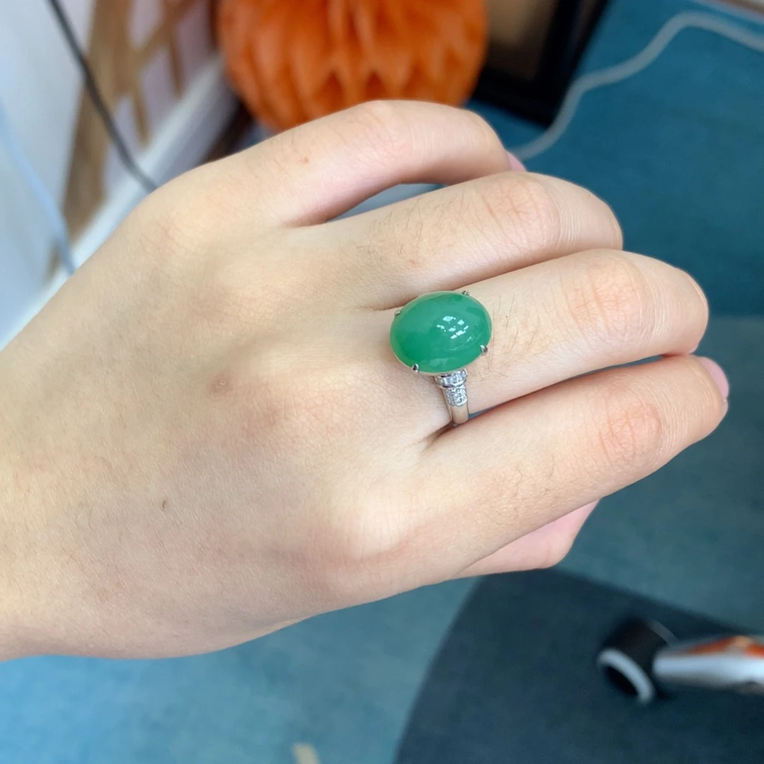 翡翠18K金镶嵌颈饰翡翠