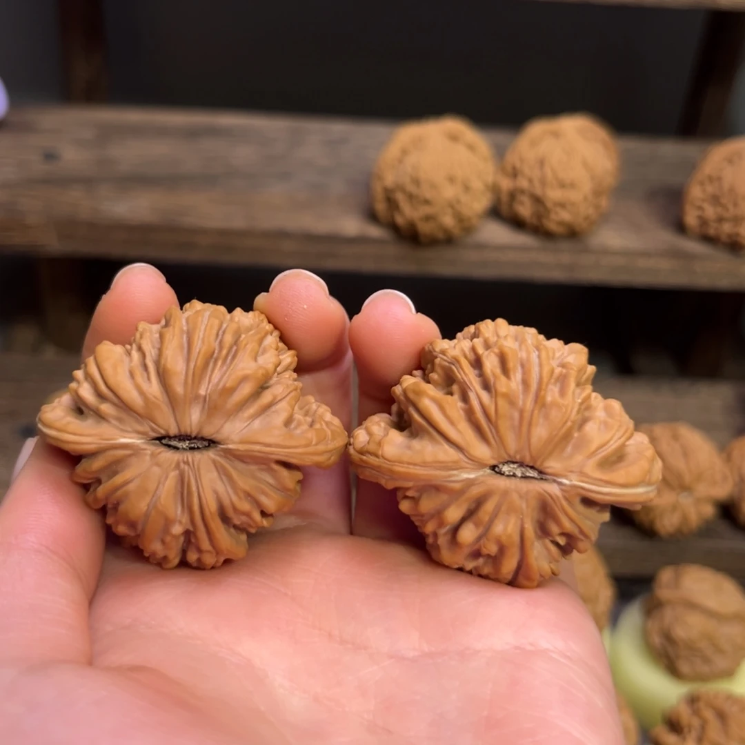 K***K文玩核桃把件s11楼子