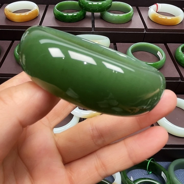 和田玉未镶嵌手镯