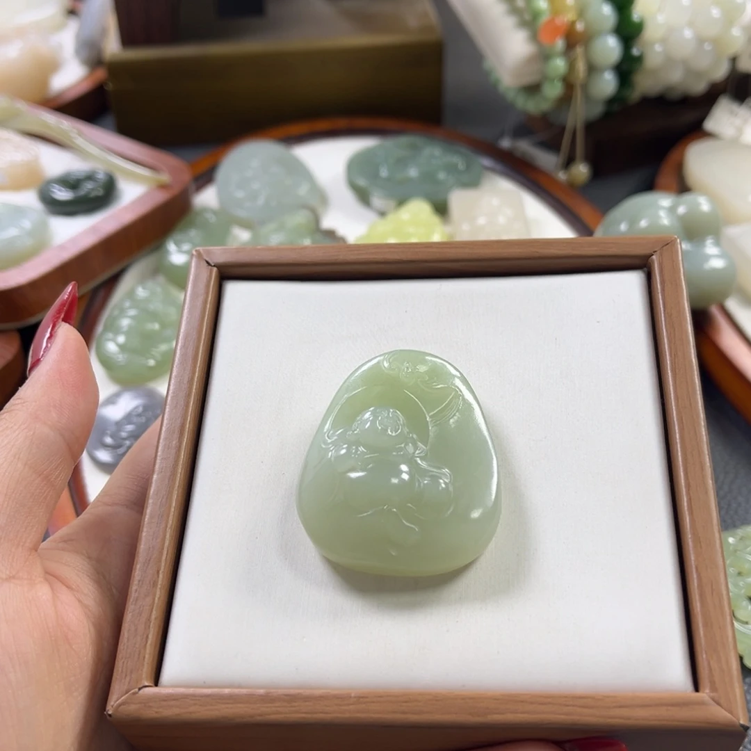 和田玉未镶嵌颈饰