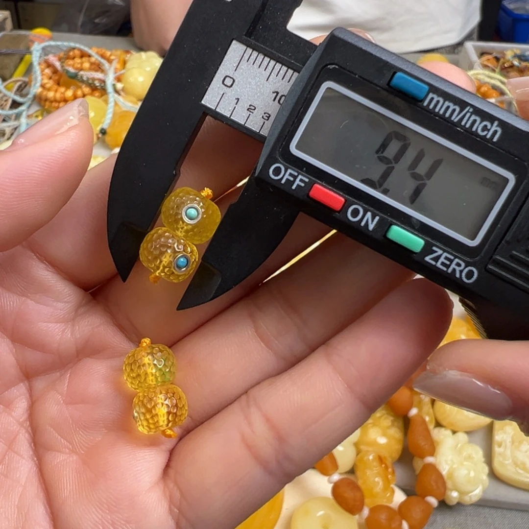 裸石蜜蜡未镶嵌多样性发一个