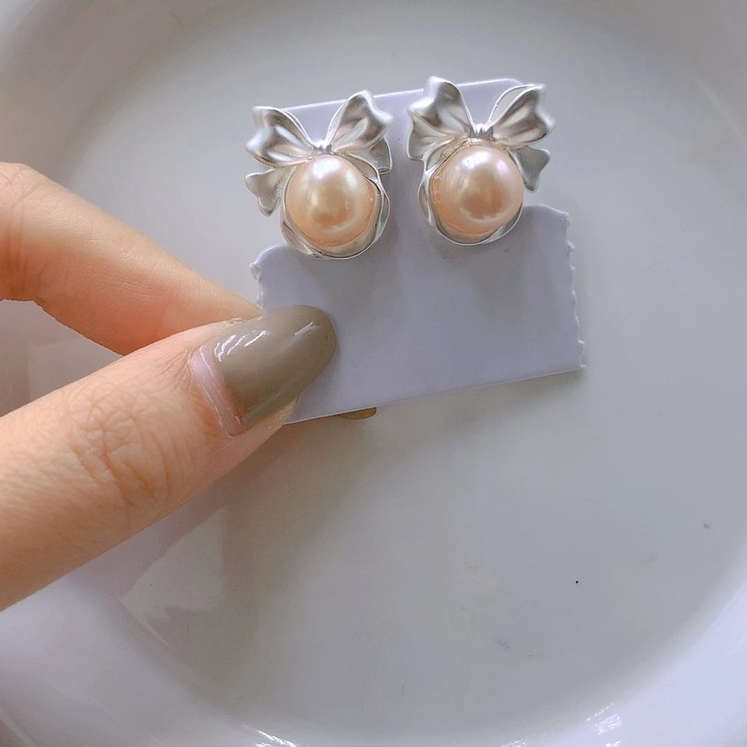 颈饰银S925镶嵌淡水珍珠