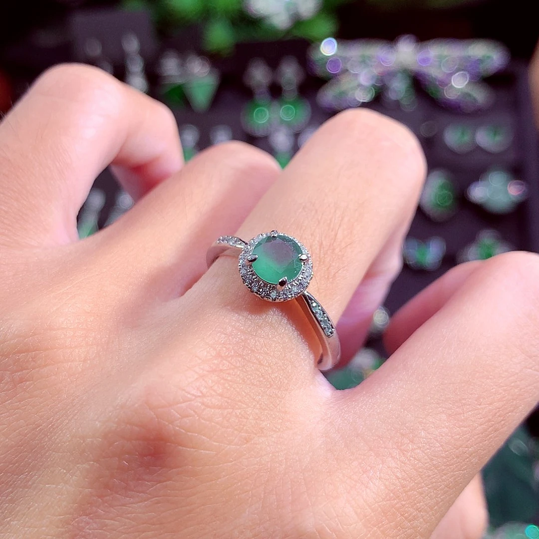 颈饰未镶嵌翡翠天然