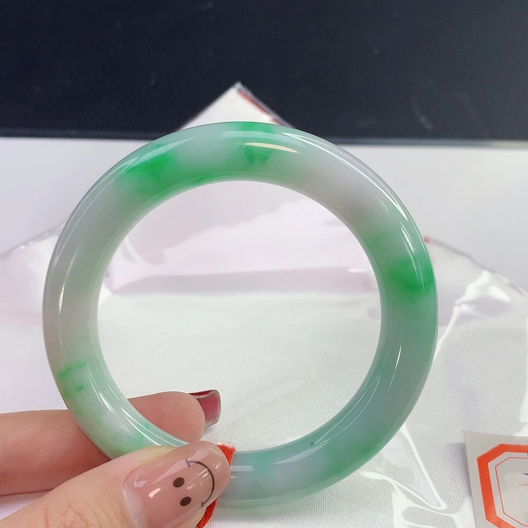 翡翠手镯未镶嵌天然翡翠A货108