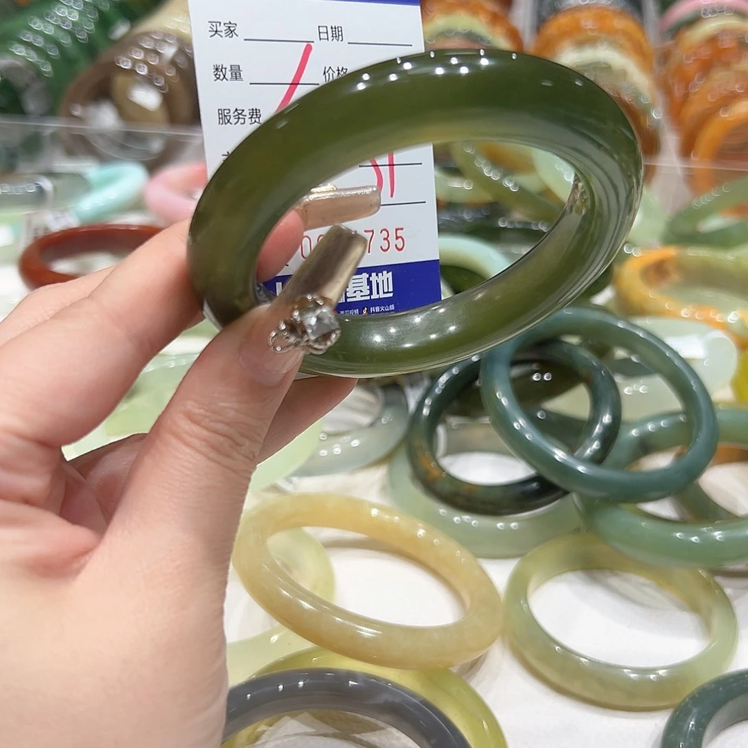 蛇纹石玉手镯未镶嵌