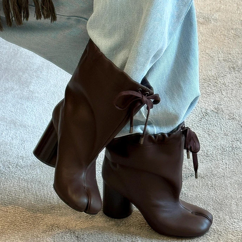 TCZE~大筒围系带分趾猪蹄短筒靴女2025新款英伦风高跟西部马丁靴