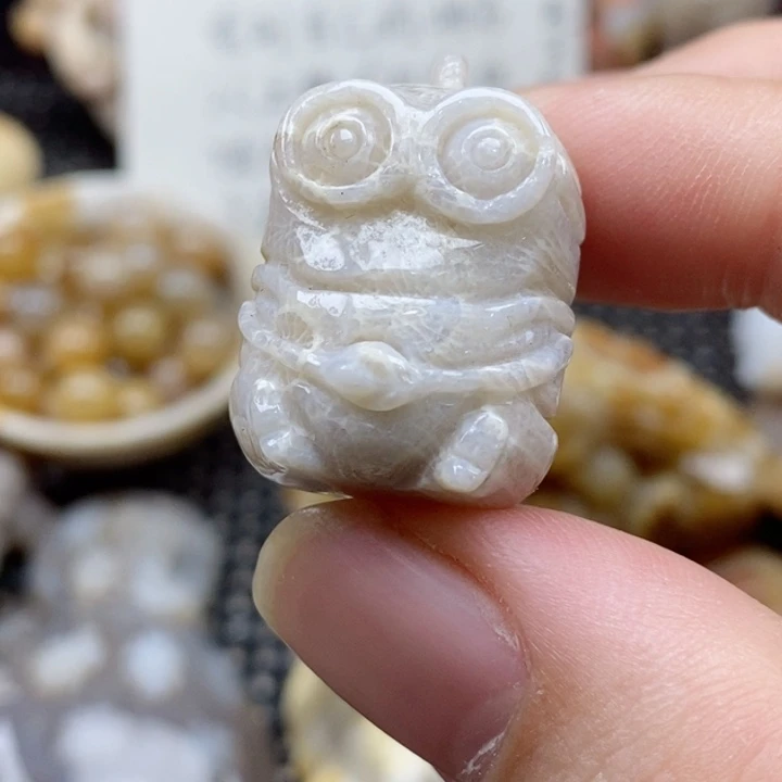 硅化珊瑚（珊瑚玉）颈饰未镶嵌