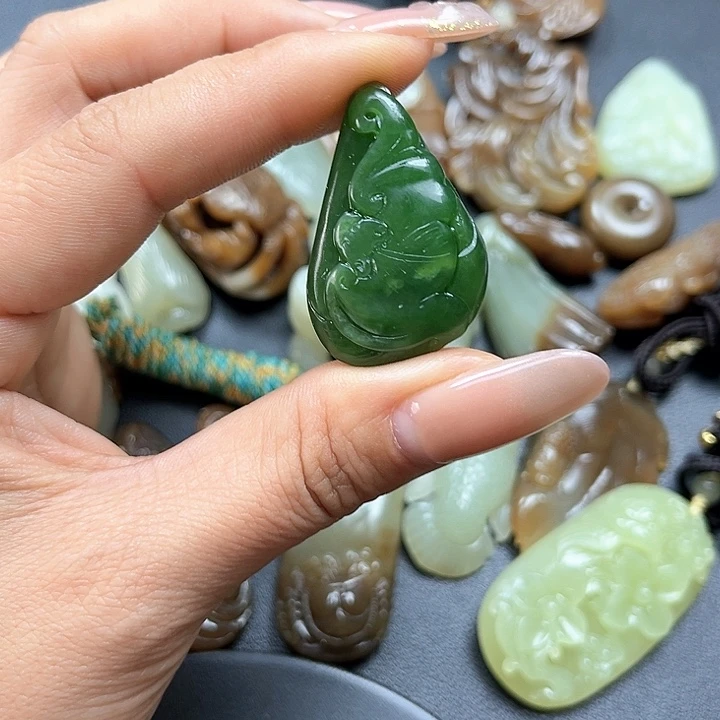 【闪购商品】颈饰未镶嵌和田玉