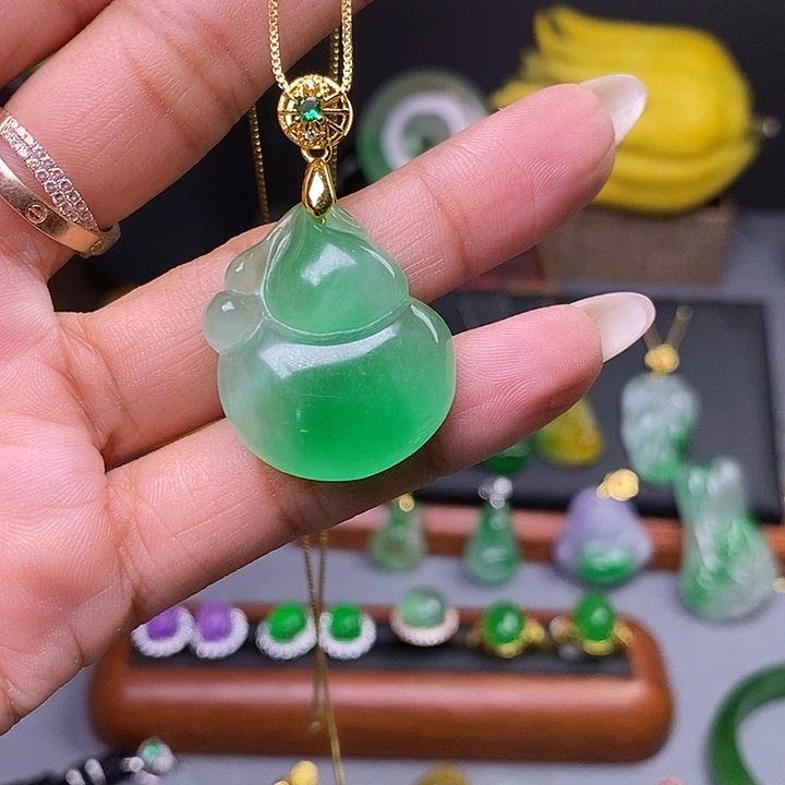 吊坠(赠链)未镶嵌翡翠