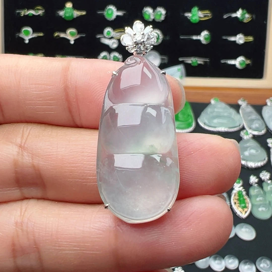 颈饰18K金镶嵌翡翠豆