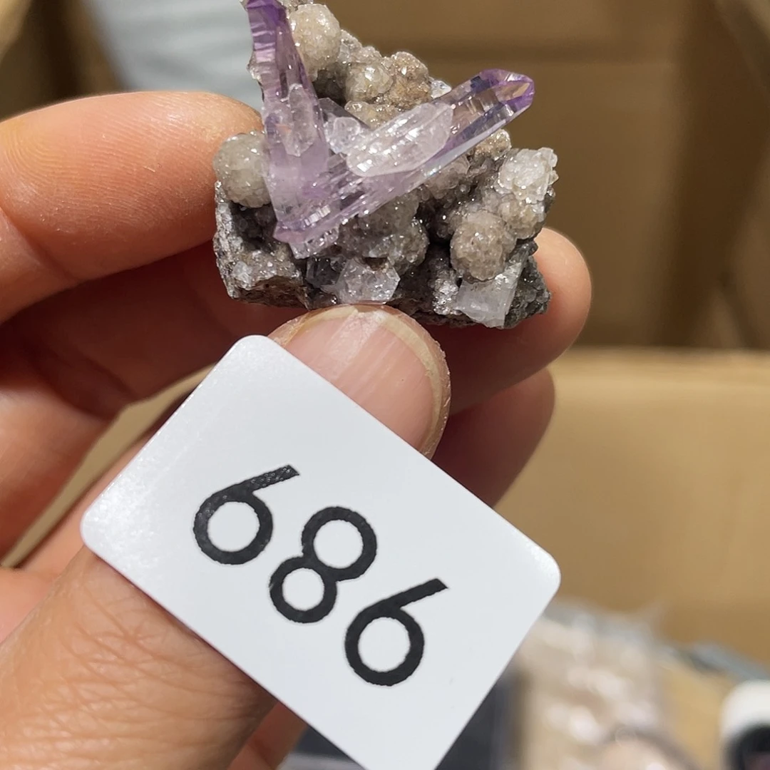 水晶摆件……未镶嵌